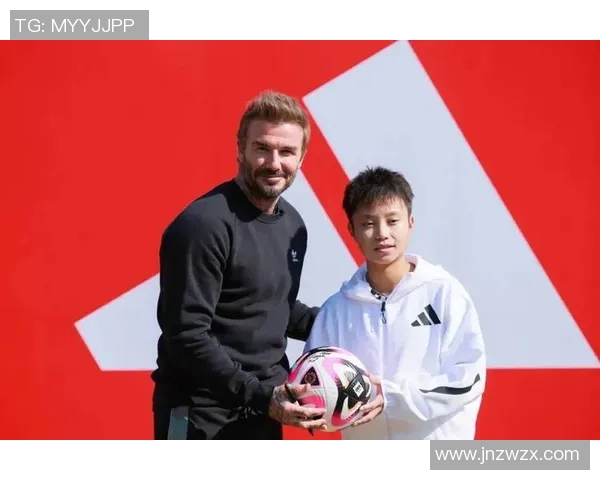 经典足球明星同框瞬间回顾那些年我们追逐的绿茵传奇