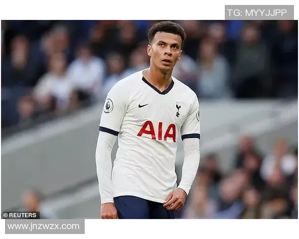 足球明星家中遭遇入室抢劫惊险视频曝光引发网友热议与关注