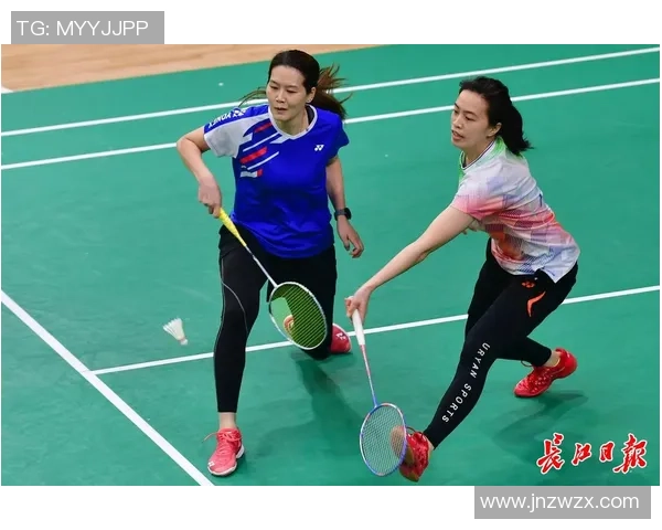 重庆羽毛球队与武汉羽毛球队赛后复盘分析团队配合与战术执行的关键因素 重庆羽毛球队与武汉羽毛球队赛后复盘分析团队配合与战术执行的关键因素