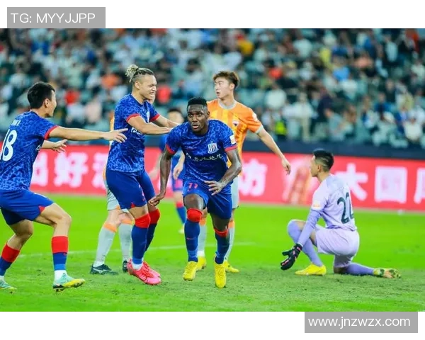 独家分析：深圳足球队的配合对比